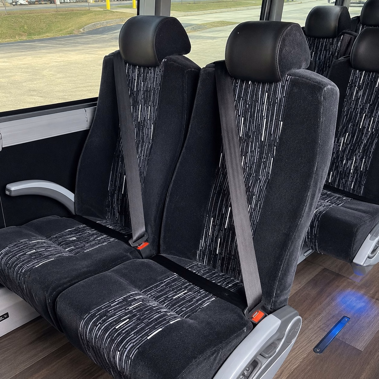 charter buses to detroit lions games at ford field from sterling heights