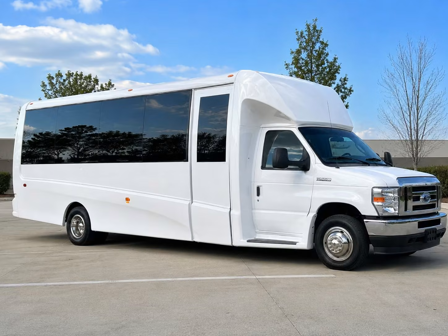 minibus and party bus rentals to pine knob music theatre