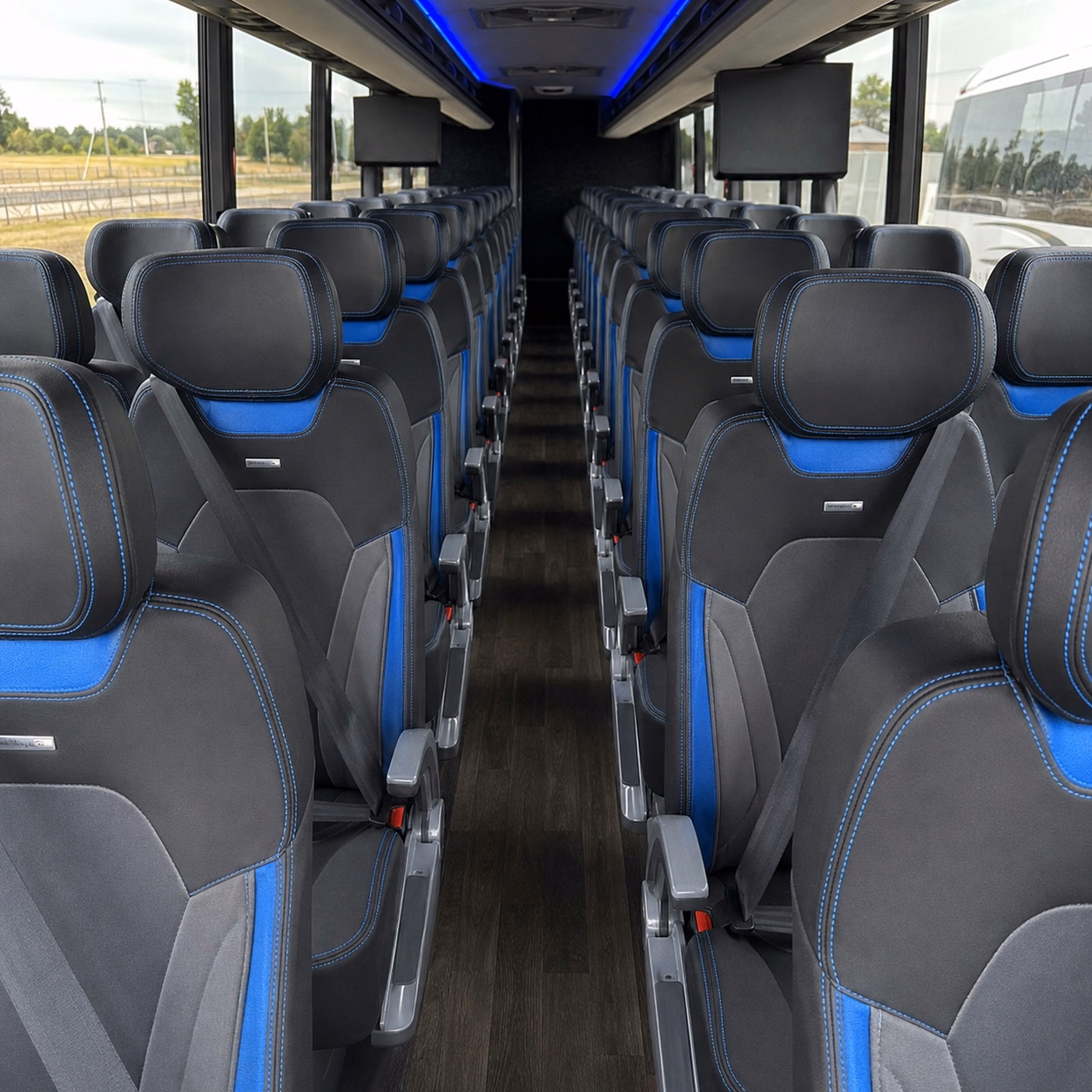 out of town guest shuttles from hotels near sterling heights to your wedding venue