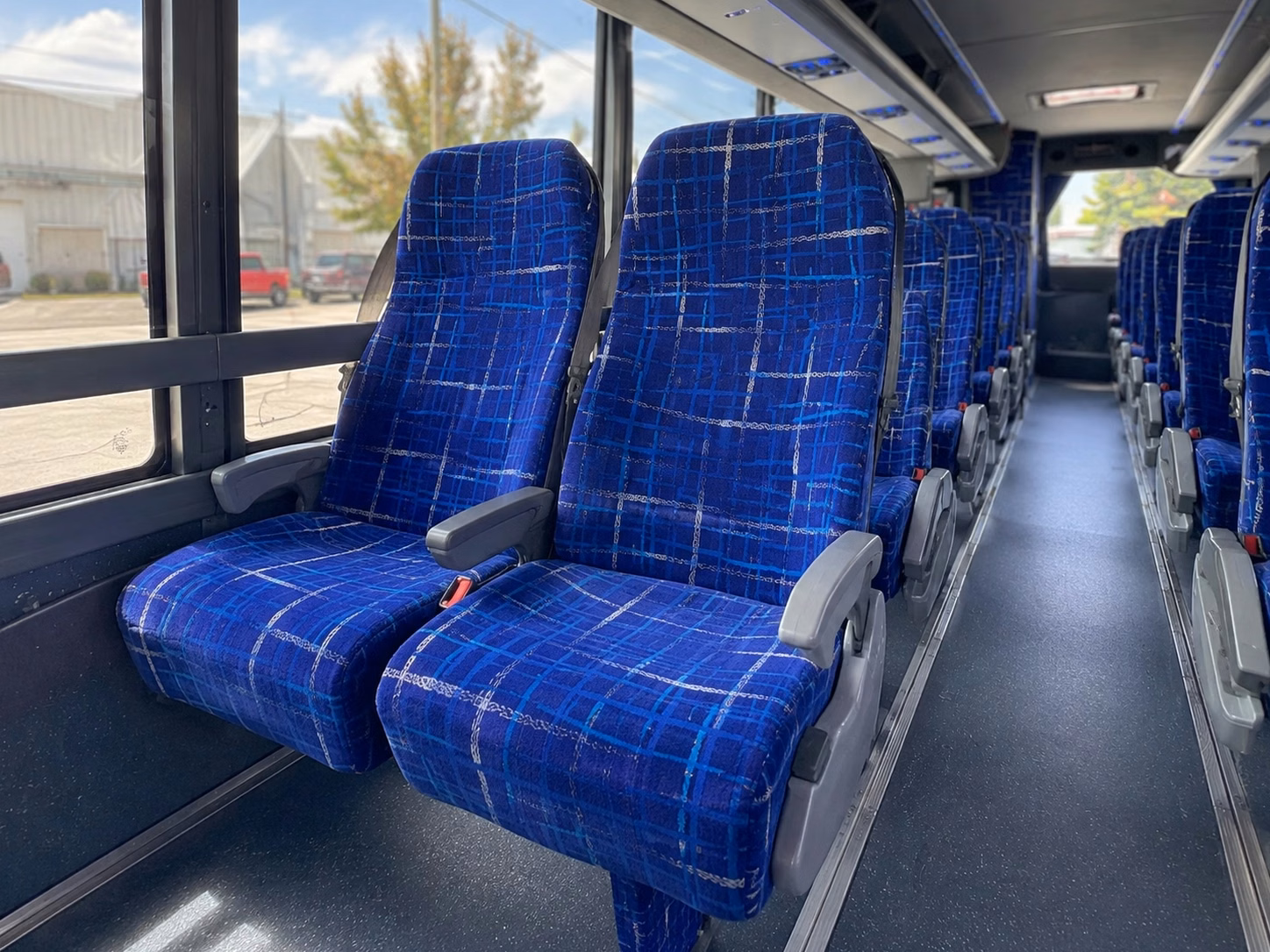 sterling heights charter buses for trips to the detroit zoo and beyond
