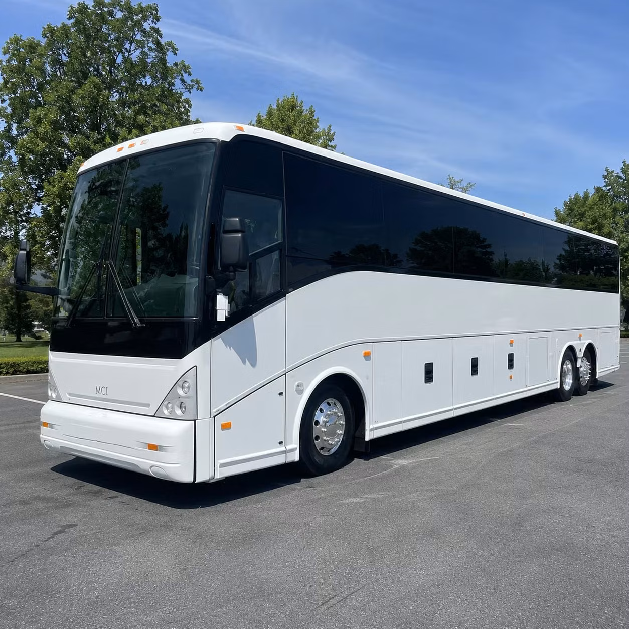 sterling heights groups rely on charter buses to reach detroit metropolitan airport without the headache